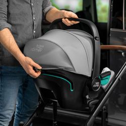 Britax Roemer Baby-Safe iSense (Бритакс Ремер Бэбисейф Айсенс)